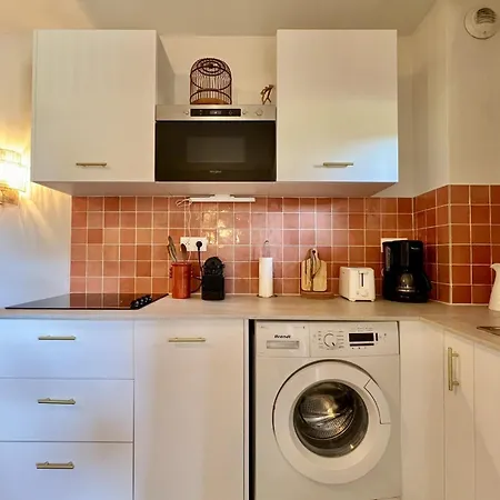 Renovated With Pool And Golf Course Apartment